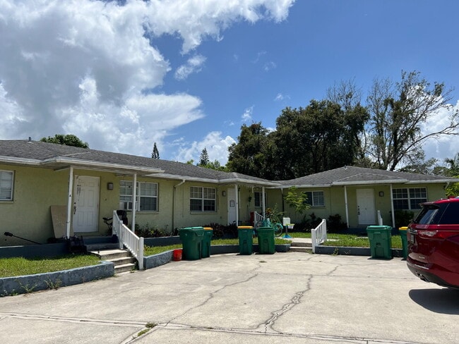 Photo - "Charming 2-Bed in Port Charlotte!"