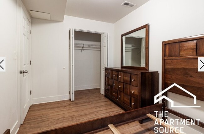 Photo - 908 W Belle Plaine Ave Unit 1