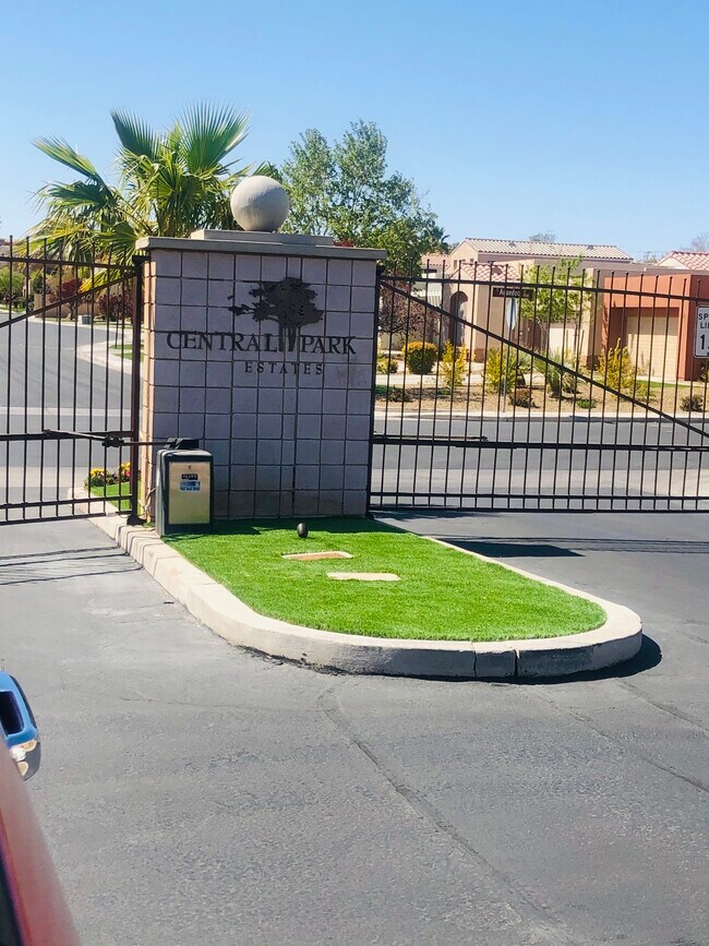Gated Community - 9170 Aqueduct St House