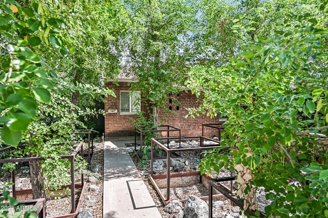 Building Photo - 2711 N 7th St Rental