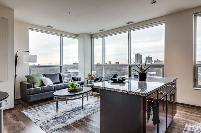 2BR, 2BA - 954SF