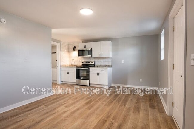 Building Photo - 650 4th St NE Unit 13