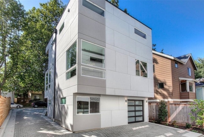 Photo - 730 26th Ave S