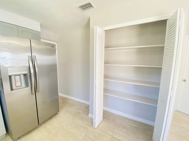 Photo - Beautiful 3 Bedroom House in Quiet Ormond ...