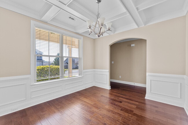 Photo - 261 Crown Heights Way