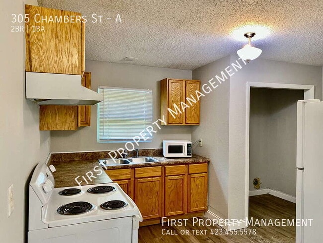 Building Photo - 305 Chambers St Unit A