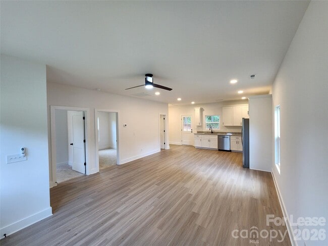 Photo - 217 Carlie St