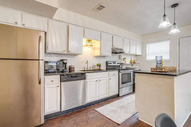 Photo - Charming 2-Bed Duplex in Heart of Fort Worth!