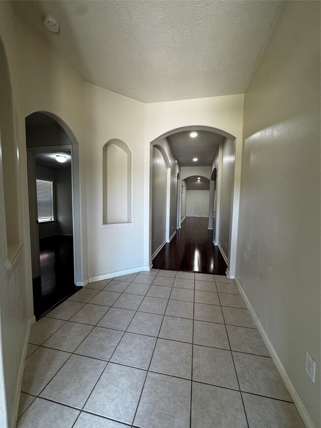 Photo - 9311 Camelia Crest Ln