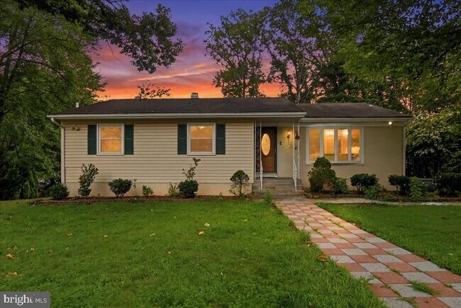 Photo - 131 Casmar St SE