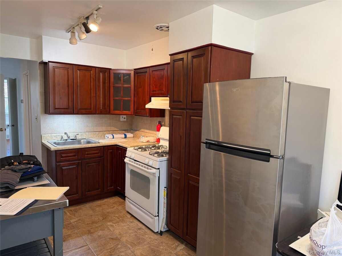 Photo - 63-20A Pleasantview St