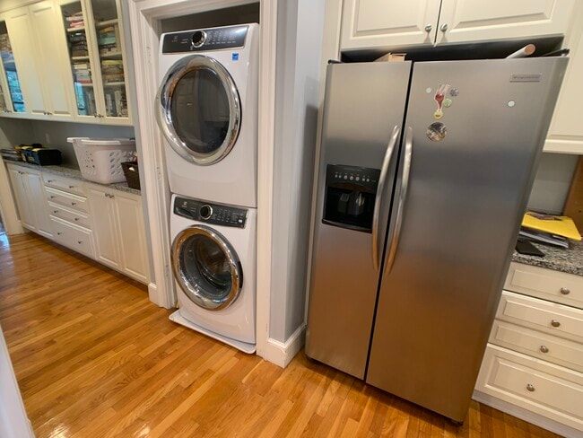 Photo - 1199 Beacon St Unidad 3