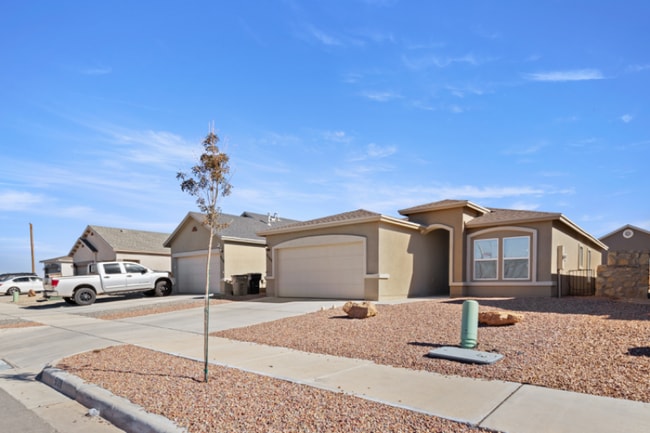 Photo - 5128 Hector Munoz Dr