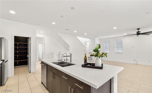 Photo - 11278 Kraft Mountain Ave Unidad 101