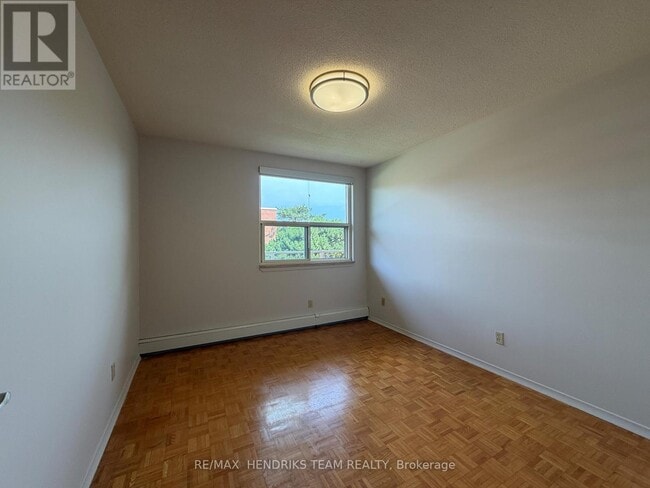 Photo - 39 Leaside Dr Unit 409