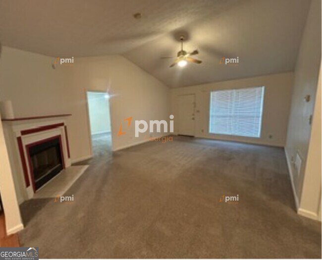 Photo - 2720 Sapphire St