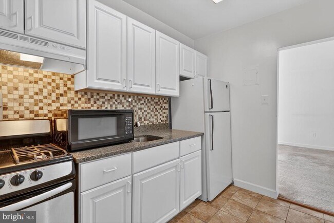 Photo - 1121 Arlington Blvd Unit 348
