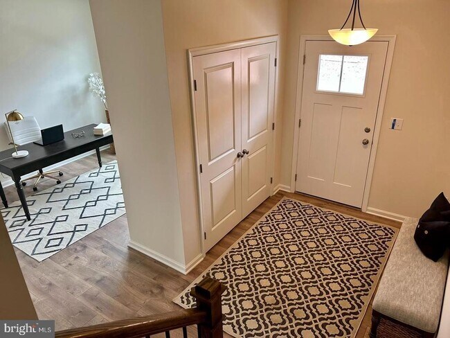 135 Cobblestone Dr