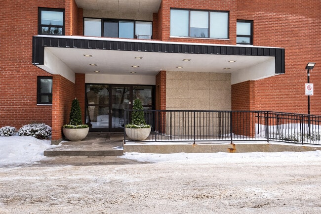 Photo - Senator Place