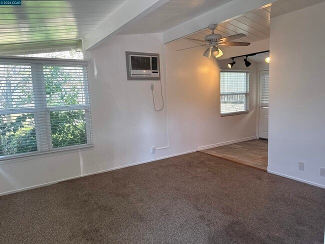 Photo - 2875 Euclid Ave