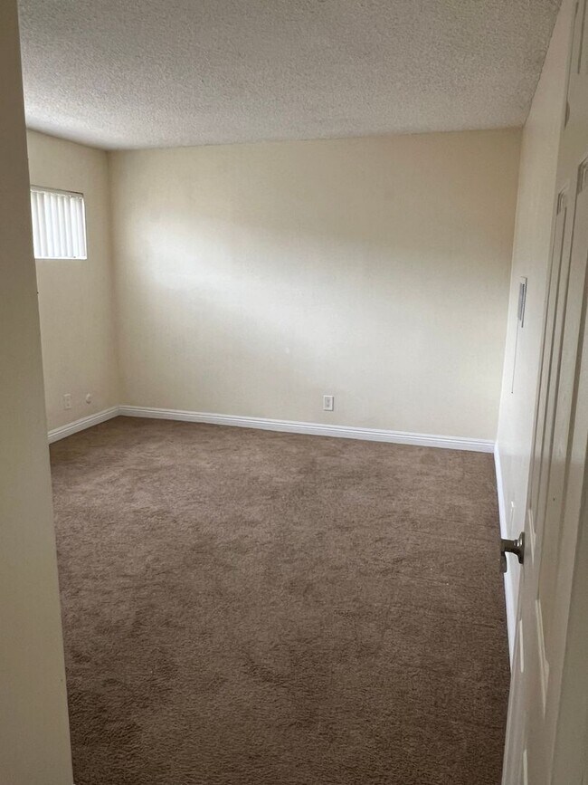 Photo - 221 W Tujunga Ave