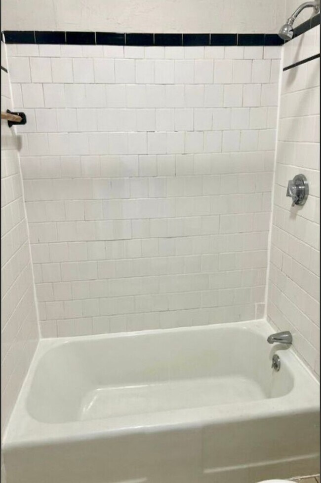 Photo - 168 Whitehall St Unidad #2R