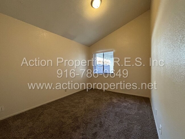 Photo - Cozy 3 Bed, 2 Bath - Single Story - New Pa...