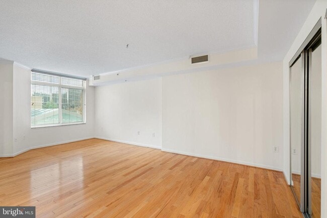 Photo - 3101 N Hampton Dr Unidad 219