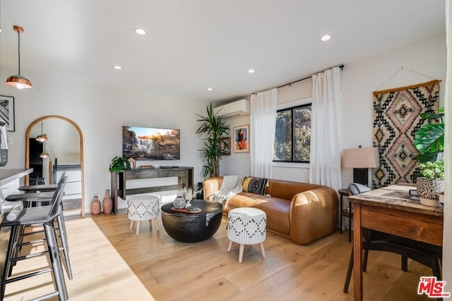 17 Sunset Ave
