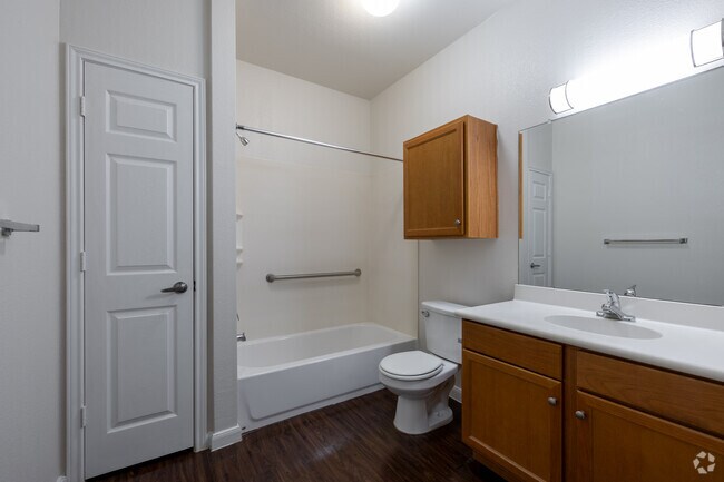 B1 2BR, 2BA - 1,064SF - Primary Bathroom