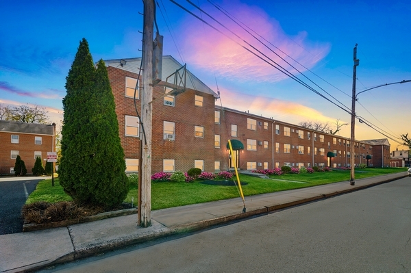 Photo - Walnut Chestnut Apartments