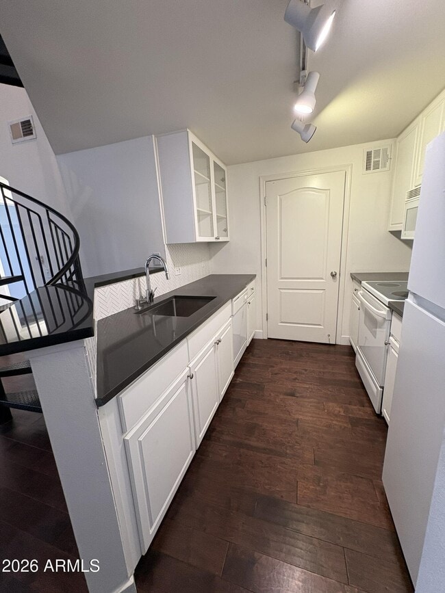 Photo - 1701 E Colter St Unit 471