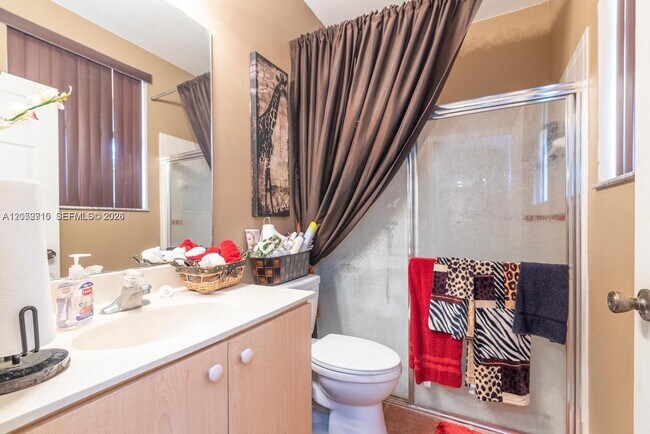 Photo - 1606 SE 16th St