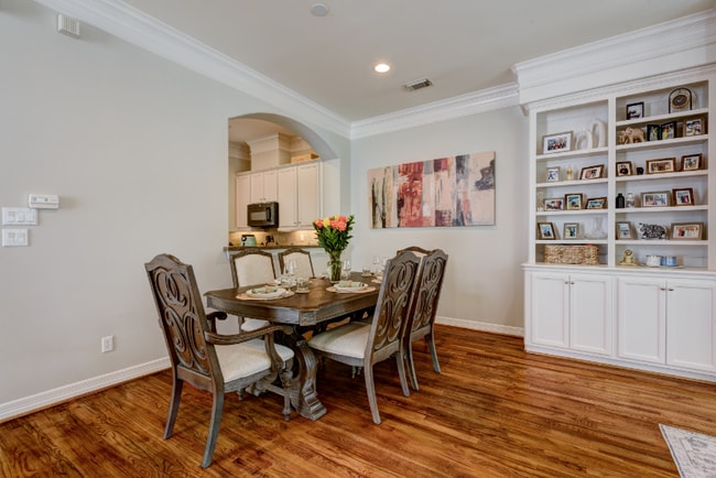 Photo - 606 Leverkuhn St