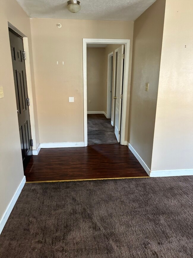 Building Photo - 340 Tegarden Rd Unit 340 C