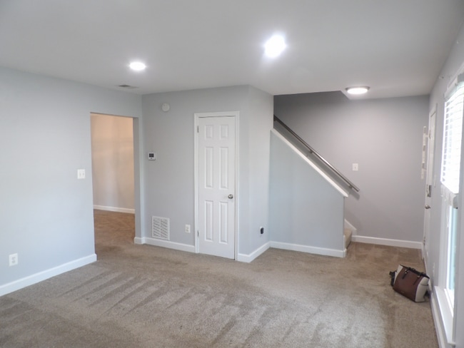 Photo - 413 Forest Ct