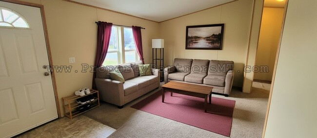 Building Photo - 3 Bed 2 Bath Modular house