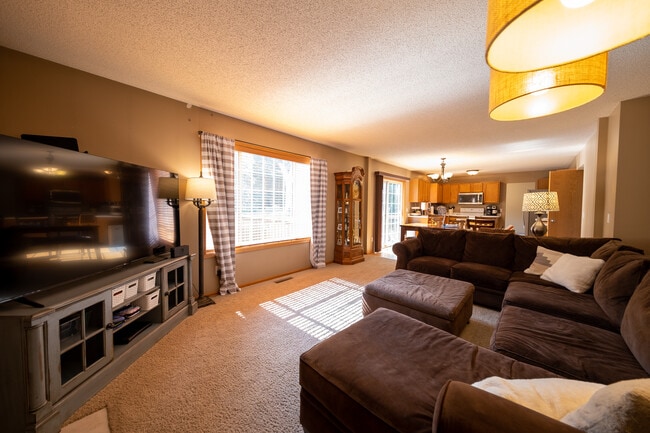 Photo - 17473 Hayes Ave