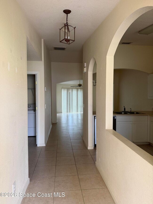 Photo - 950 Luminary Cir