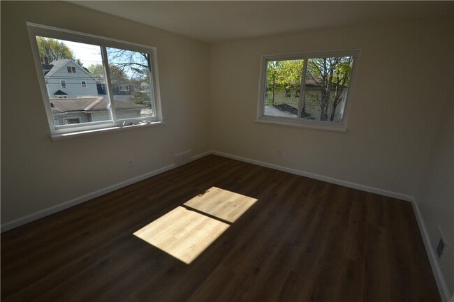 Photo - 405 Garfield Ave