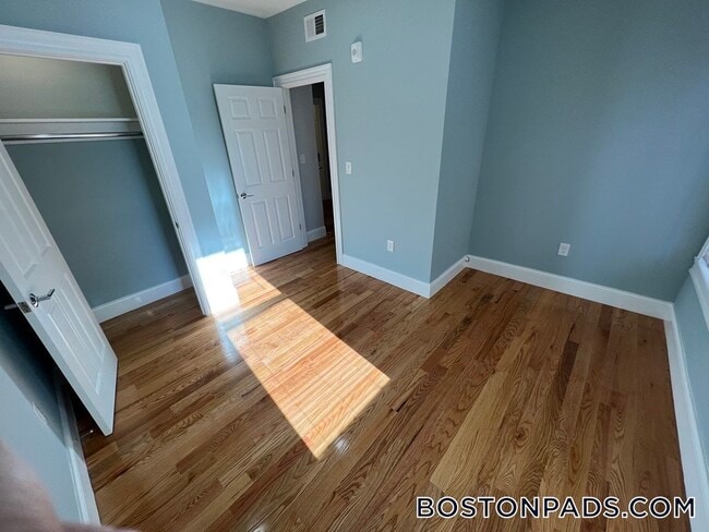 Photo - 372 Oxford St Unit 3