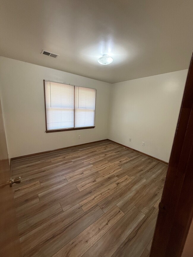 Photo - 1271 Jaclyn Ln
