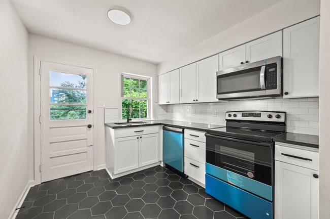 Photo - 1640 W Northwest Blvd Unit 10