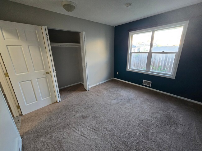 Photo - 1401-1403 Parkview Ln NE Unit 1403