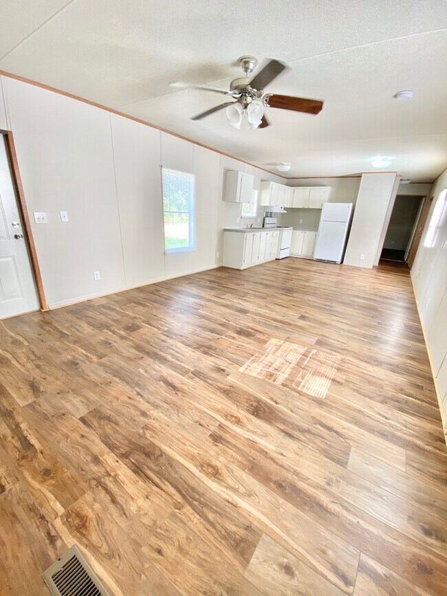 98 Spring Grove Rd Rental For Rent in Jesup, GA