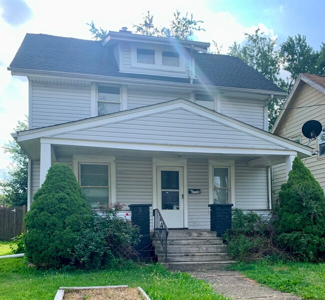 Building Photo - 2724 Daleford Ave NE