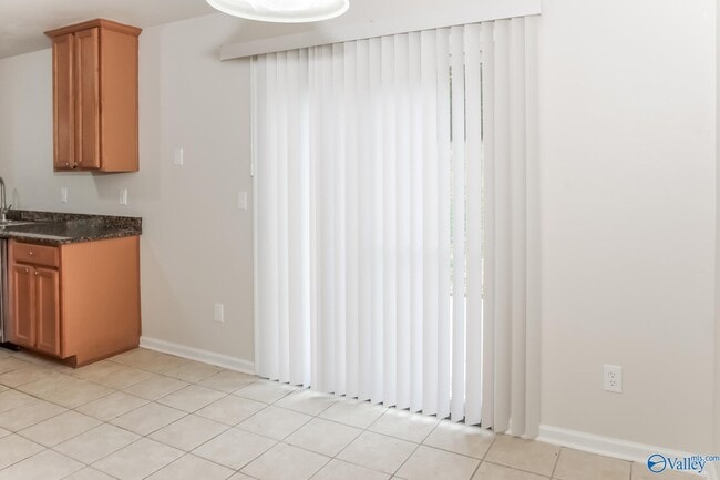 Photo - 174 Ranier St