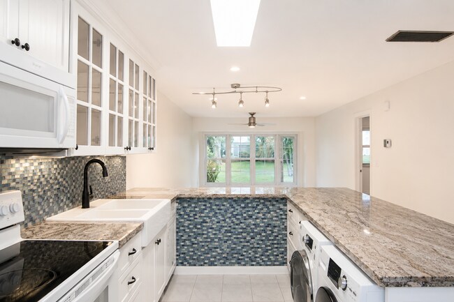 Photo - 13741 Flora Pl