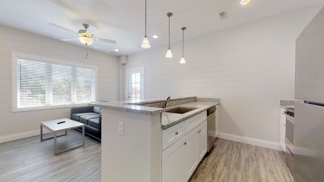 Photo - 309 W Washington St