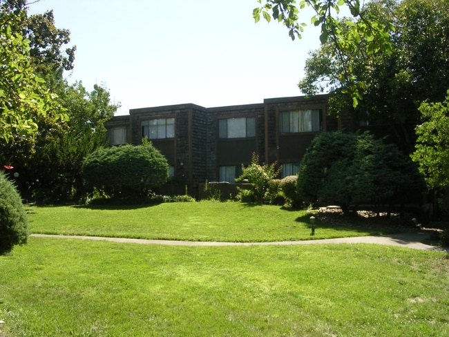 Building Photo - 1348 Yukon Way Rental